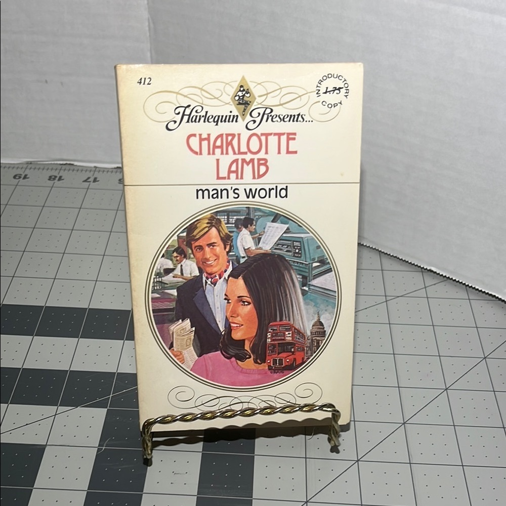 Charlotte Lamb 'Man's World' Harlequin Book